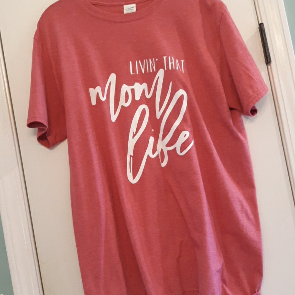 LIVIN' THAT MOM LIFE, tee, Large